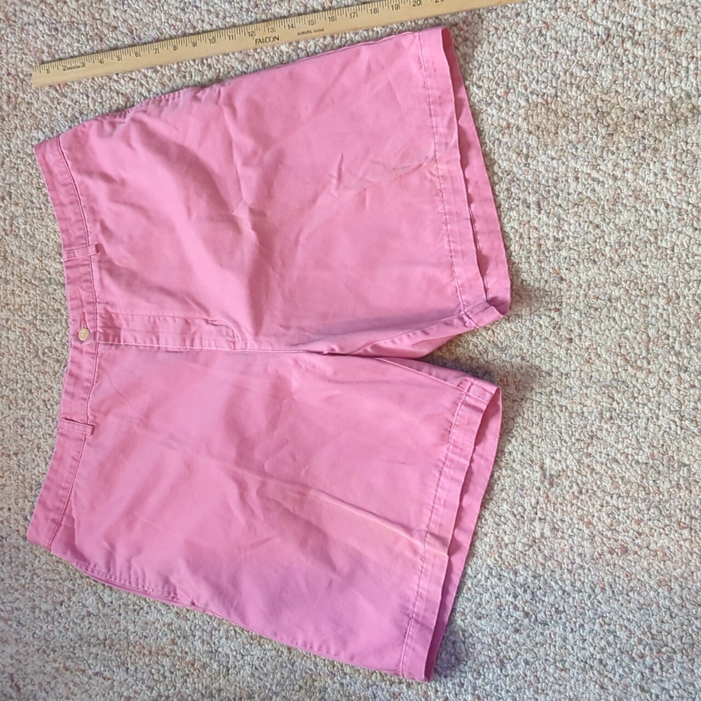 Vineyard Vines salmon pink shorts size 42